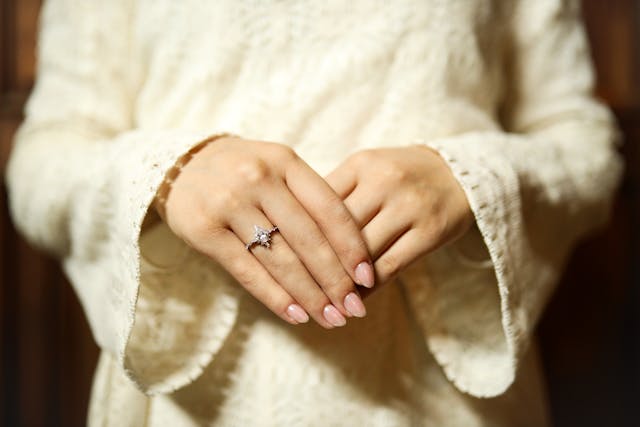 Szlif, który wydłuża - o pierścionku markiza