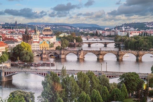 Szkolna podróż do Pragi i jej praktyczne aspekty dla uczniów
